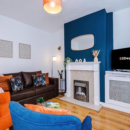 New! Spacious 2-Bed Home In Chester City-Centre By 53 Degrees Property, Ideal For Couples & Small Groups, Great Location - Sleeps 5 Extérieur photo