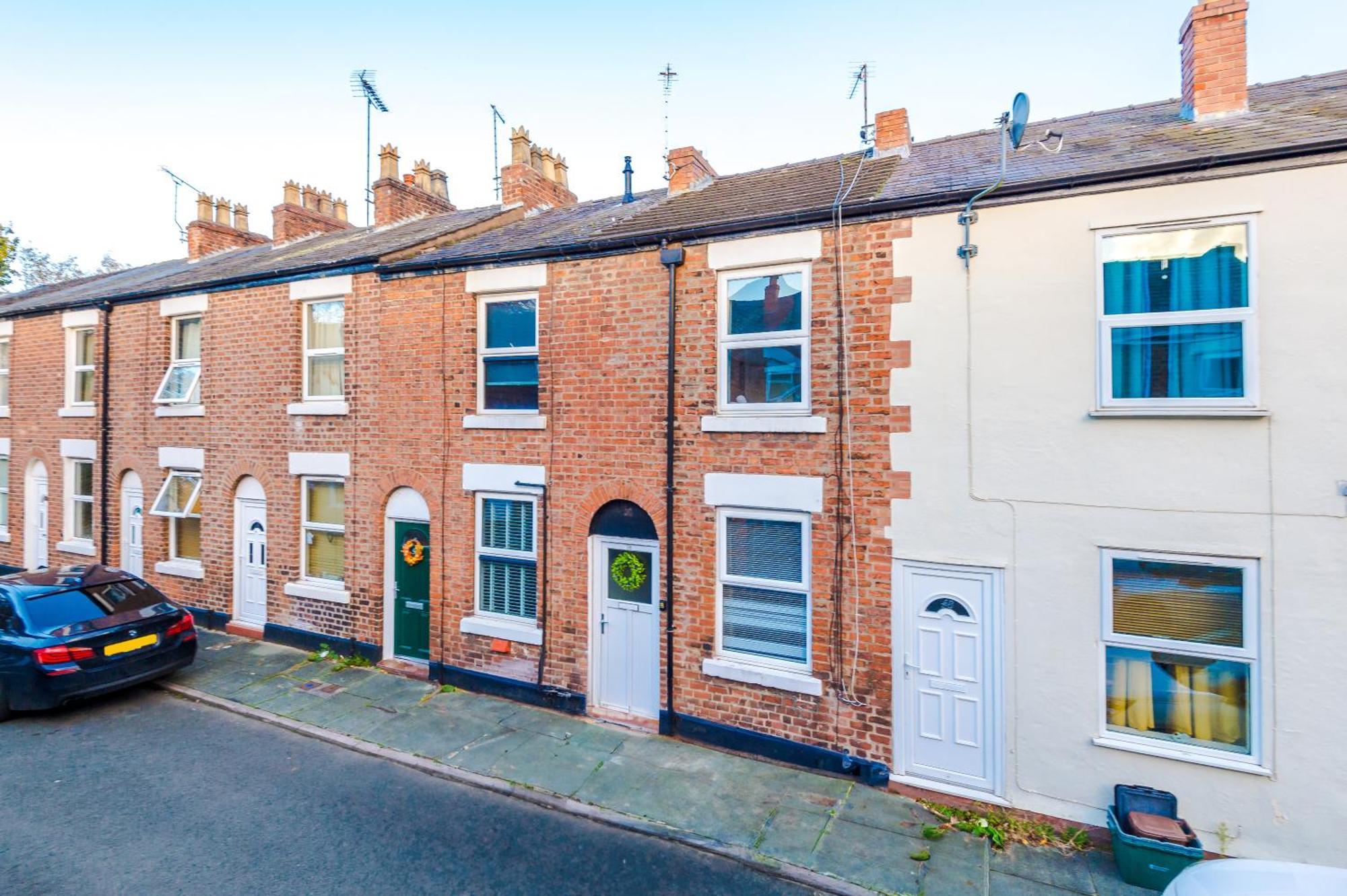 New! Spacious 2-Bed Home In Chester City-Centre By 53 Degrees Property, Ideal For Couples & Small Groups, Great Location - Sleeps 5 Extérieur photo
