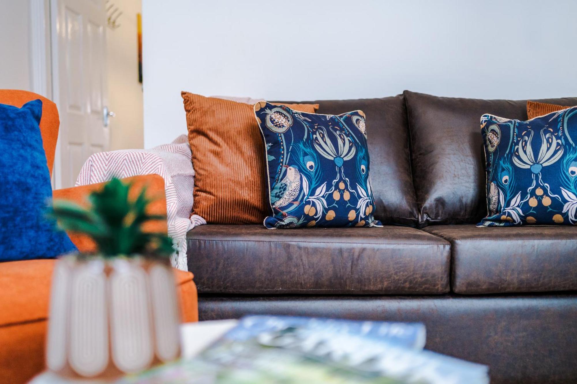 New! Spacious 2-Bed Home In Chester City-Centre By 53 Degrees Property, Ideal For Couples & Small Groups, Great Location - Sleeps 5 Extérieur photo