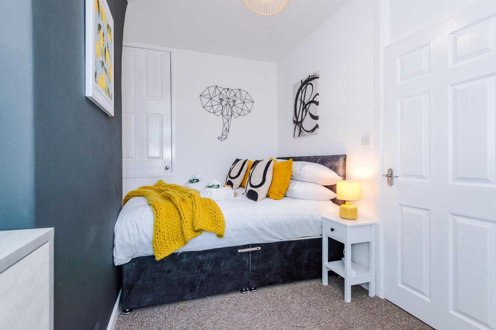 New! Spacious 2-Bed Home In Chester City-Centre By 53 Degrees Property, Ideal For Couples & Small Groups, Great Location - Sleeps 5 Extérieur photo