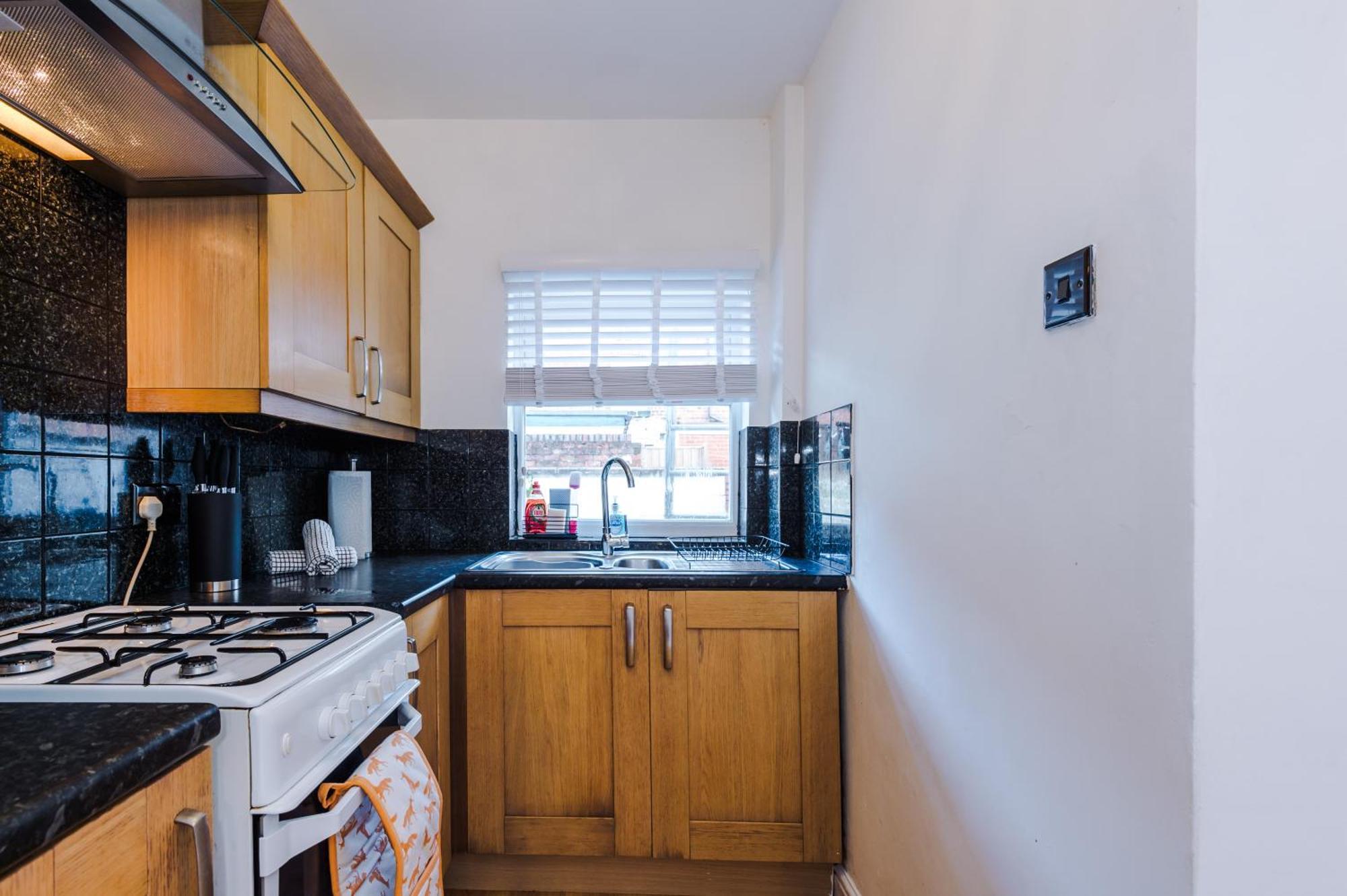 New! Spacious 2-Bed Home In Chester City-Centre By 53 Degrees Property, Ideal For Couples & Small Groups, Great Location - Sleeps 5 Extérieur photo