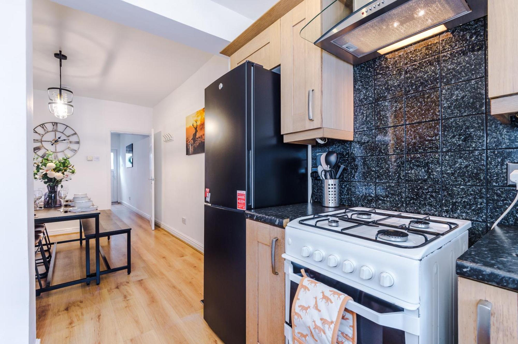 New! Spacious 2-Bed Home In Chester City-Centre By 53 Degrees Property, Ideal For Couples & Small Groups, Great Location - Sleeps 5 Extérieur photo