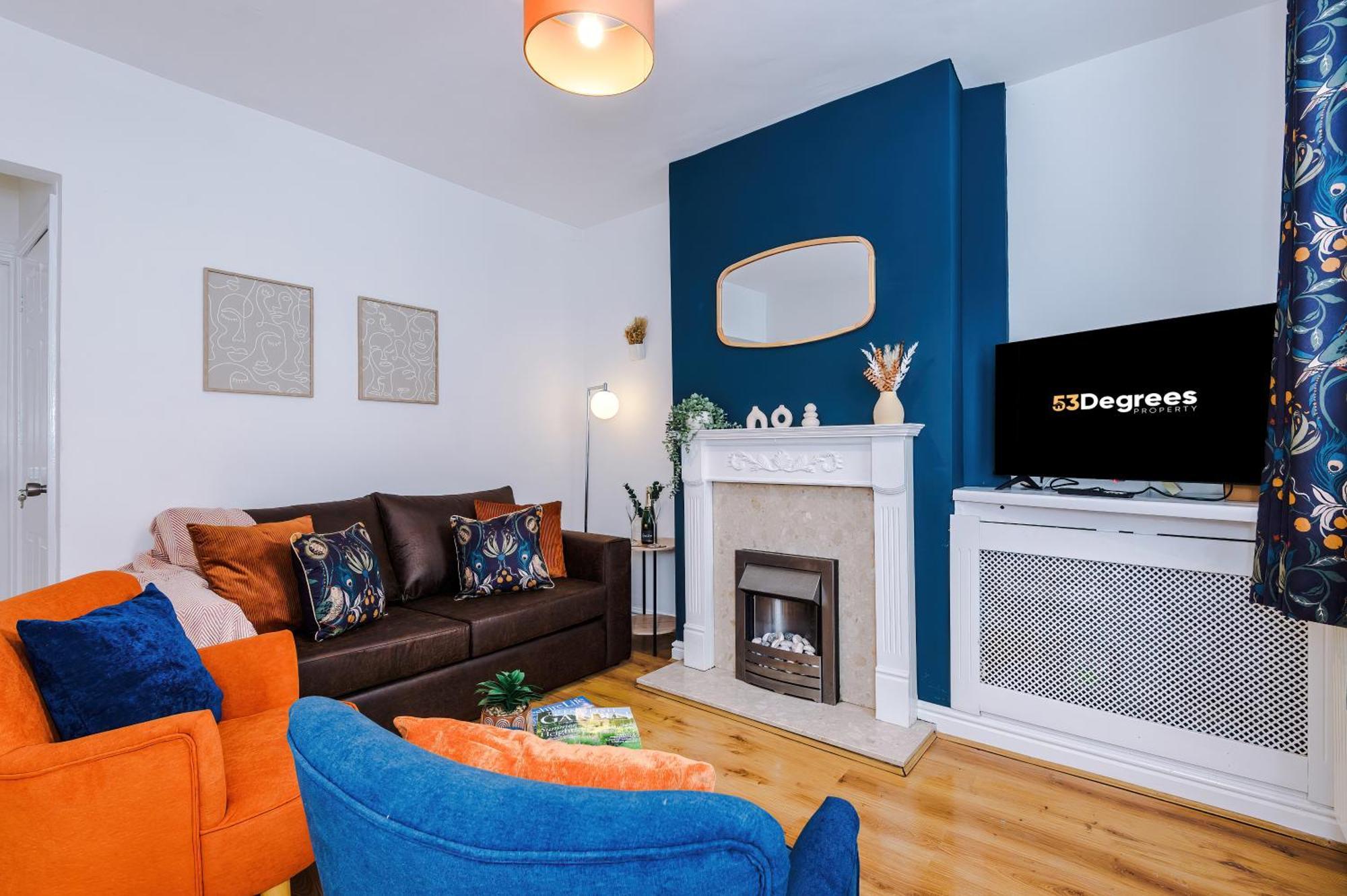 New! Spacious 2-Bed Home In Chester City-Centre By 53 Degrees Property, Ideal For Couples & Small Groups, Great Location - Sleeps 5 Extérieur photo