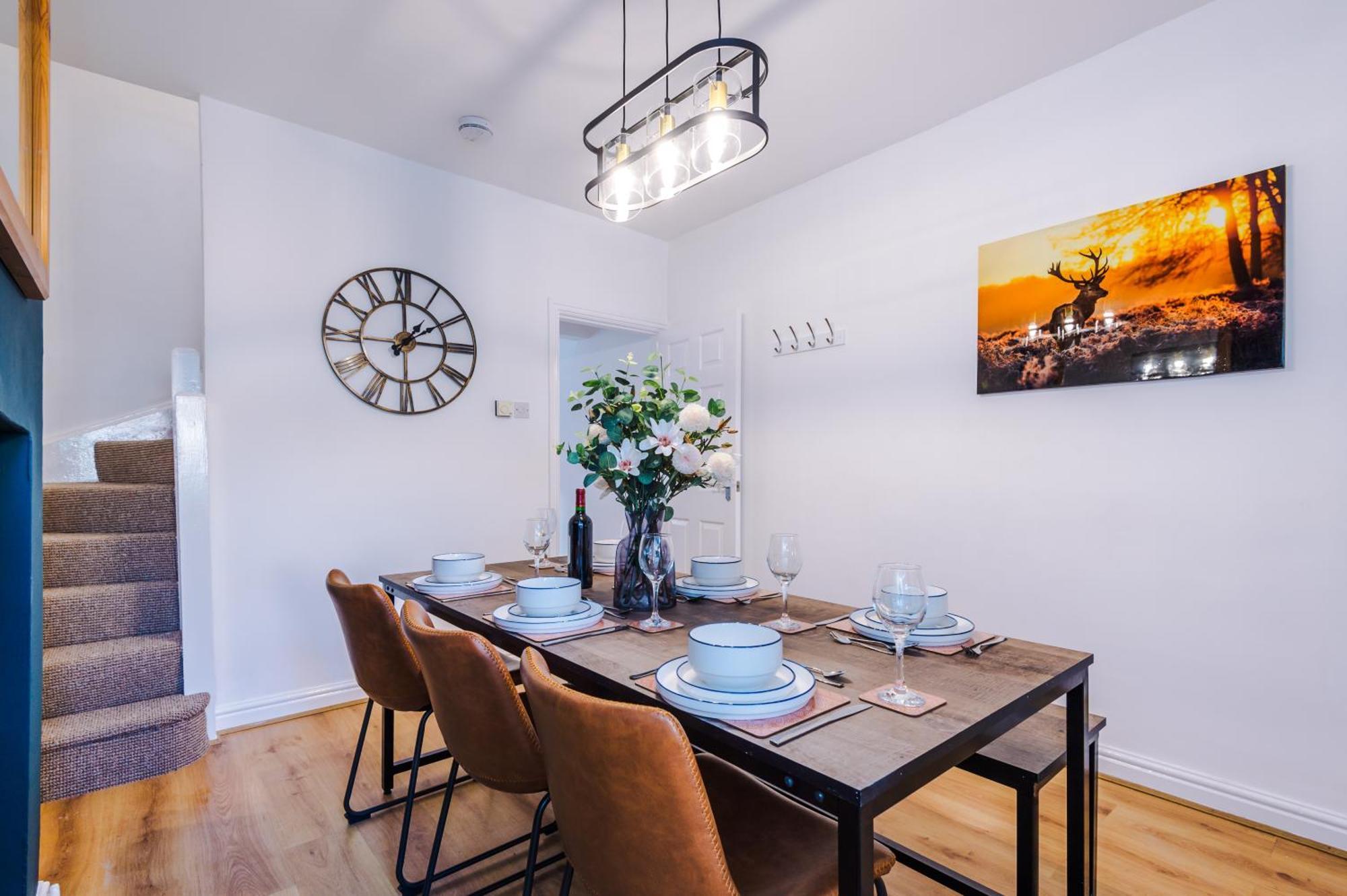 New! Spacious 2-Bed Home In Chester City-Centre By 53 Degrees Property, Ideal For Couples & Small Groups, Great Location - Sleeps 5 Extérieur photo